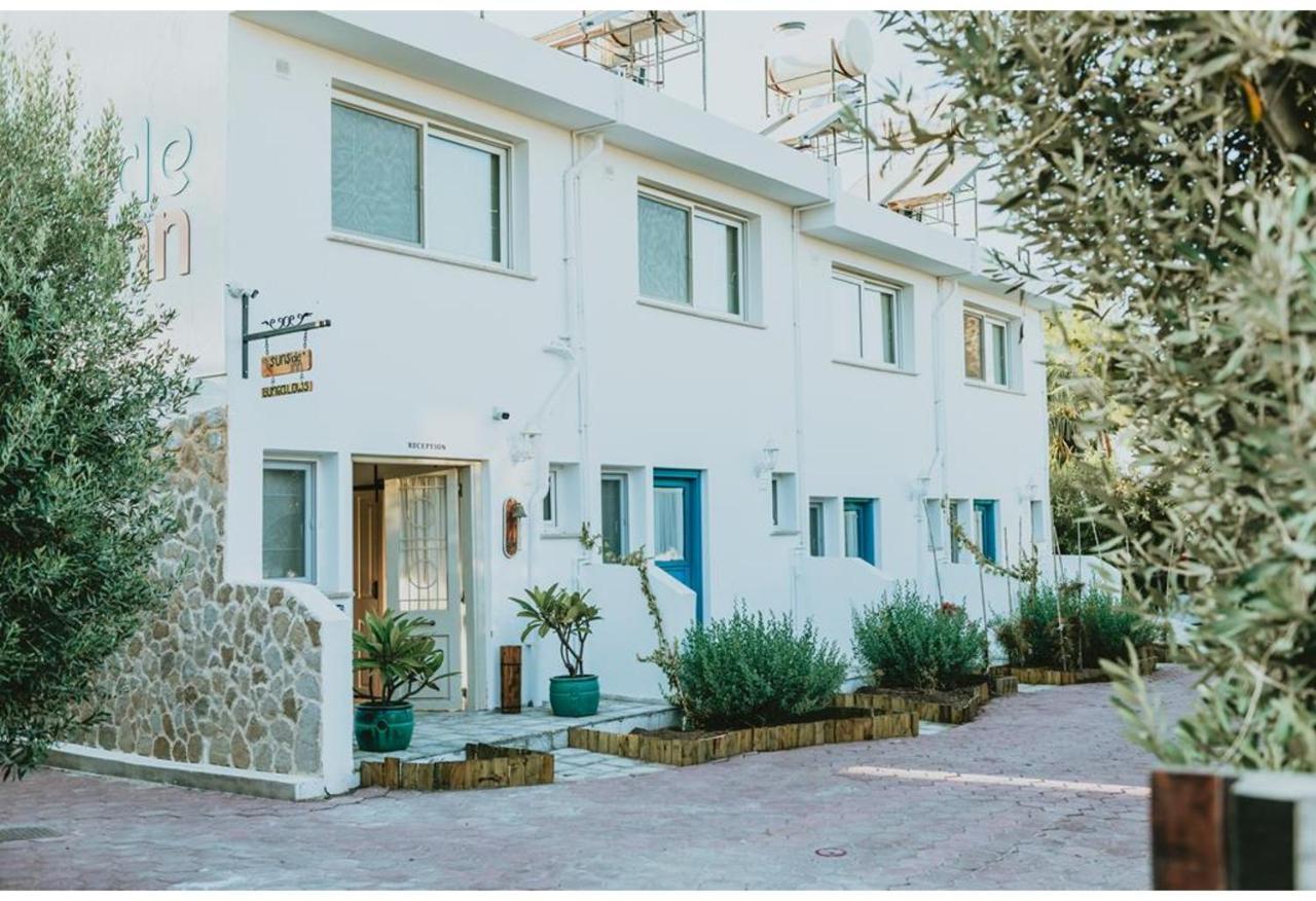 Sunside Inn Hotel Kyrenia  Exterior photo